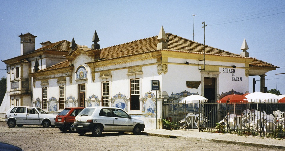 La gare coté cour voyageurs